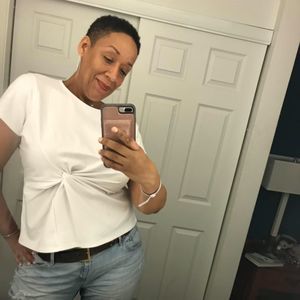 Meet your Posher, Edith